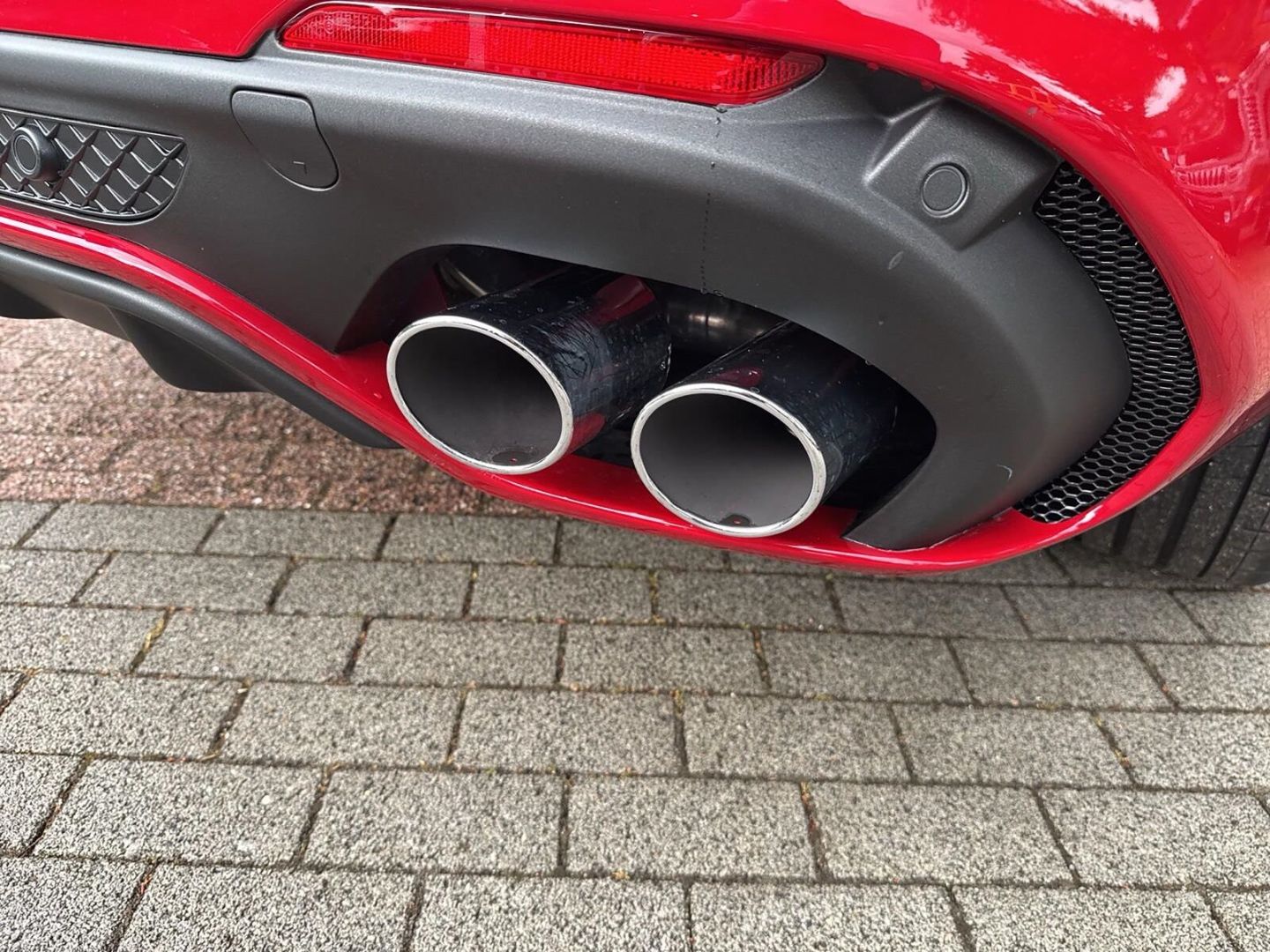 Fahrzeugabbildung Alfa Romeo Stelvio 2.9 V6 Bi-turbo Quadrifoglio+LED+PANO+21