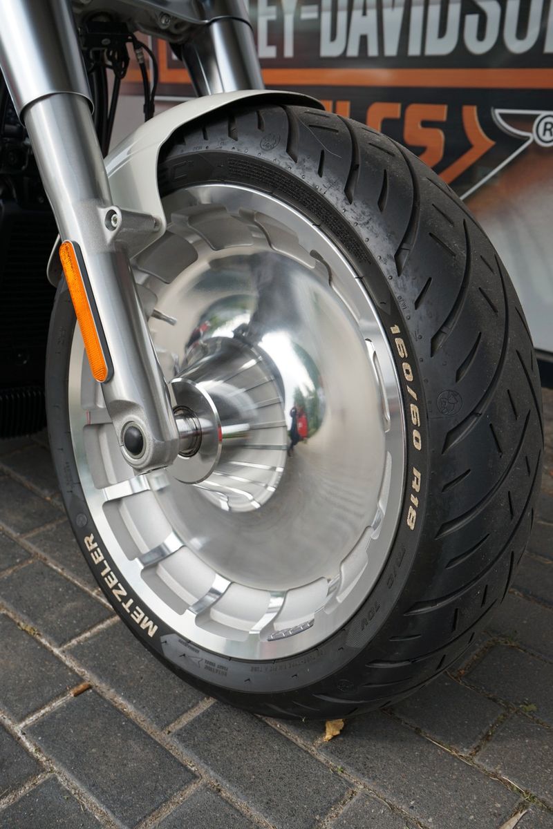 Fahrzeugabbildung Harley-Davidson Fat Boy 114 -Heckumbau-Jekill-Besser wie neu!