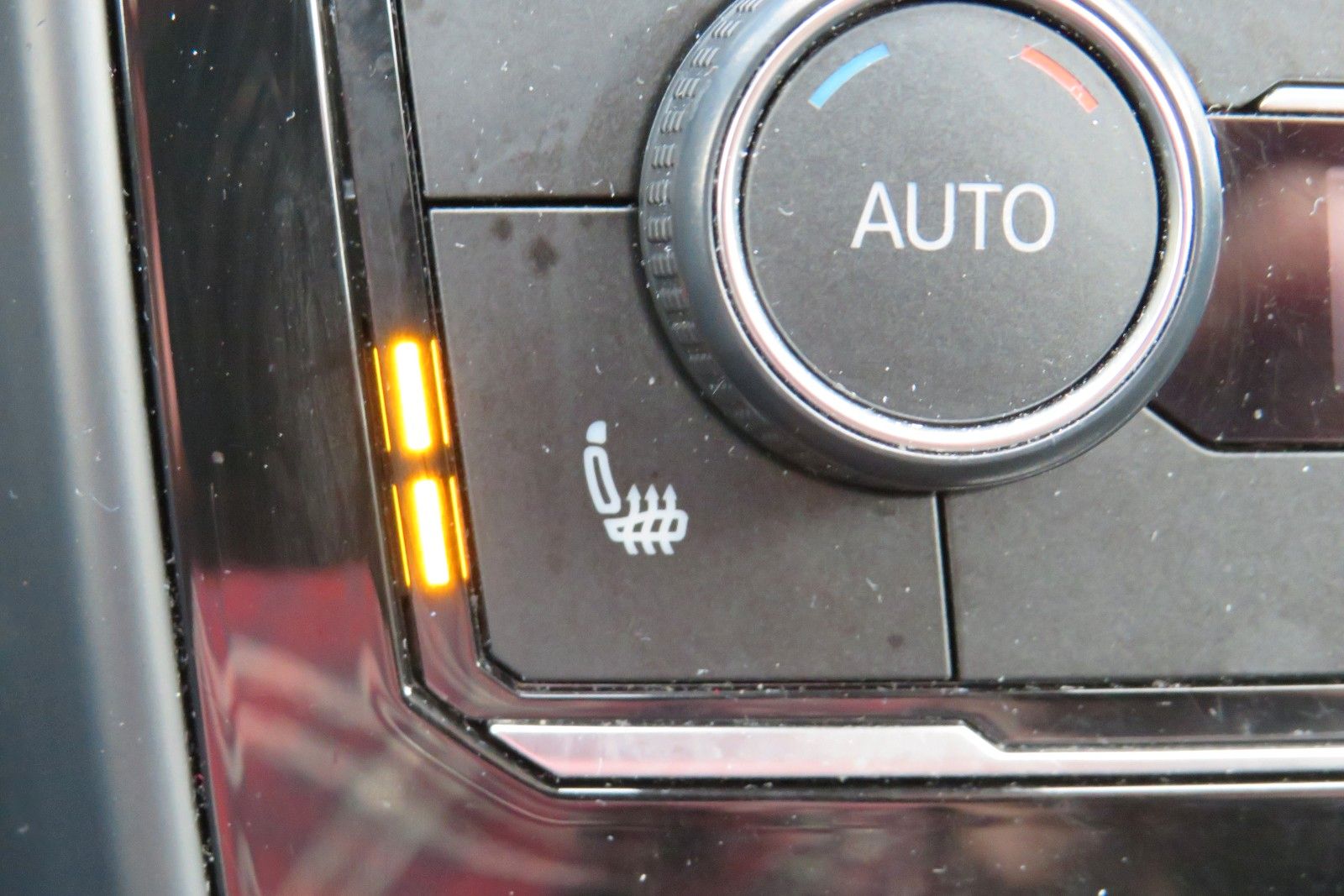 Fahrzeugabbildung Volkswagen T-Cross Life NAVI PDC SITZH DIGITAL-COCKPIT PRO