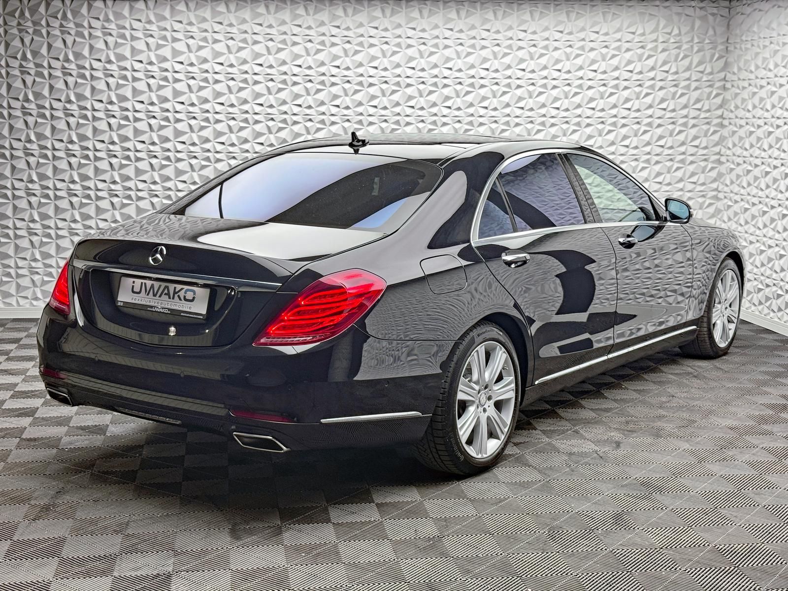 Fahrzeugabbildung Mercedes-Benz L 4MATIC/CHAUFFEUR/3xTV/BURM/PANO/DISTRO/HUD/360