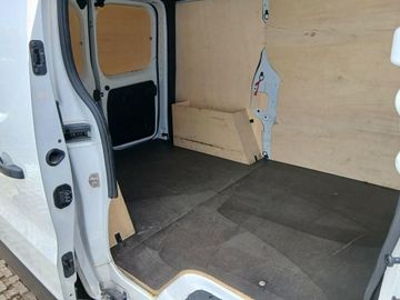 Renault Trafic - 12