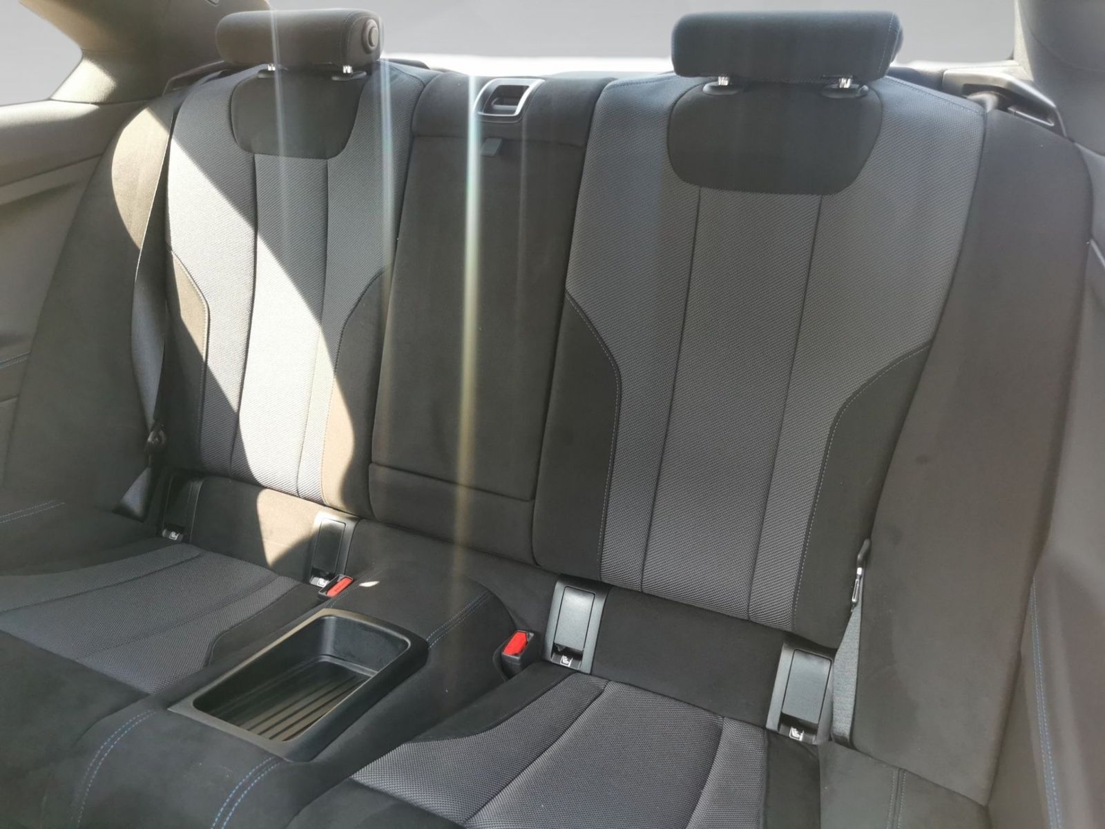 BMW 218 - Bild 8