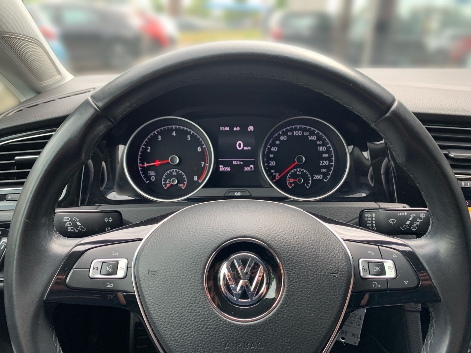 Fahrzeugabbildung Volkswagen Golf VII 1.0 TSI BMT/Start-Stopp Join Navi