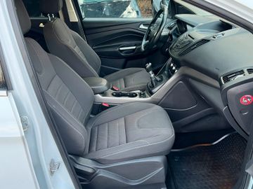 Ford Kuga - 10