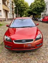 Ford Focus 1.6 Benzin | Titanium | Tüv 10/... - Ford Focus aus 2007: Titanium