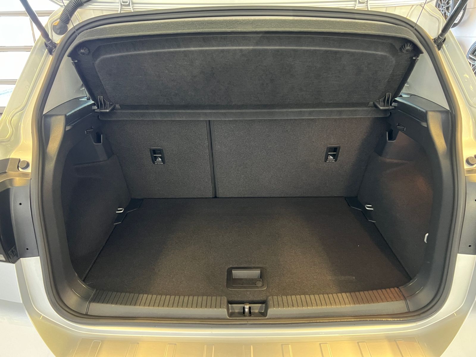 Fahrzeugabbildung Volkswagen T-Cross Style 1.0 TSI *LED, Navi, ACC, Sitzhzg.,