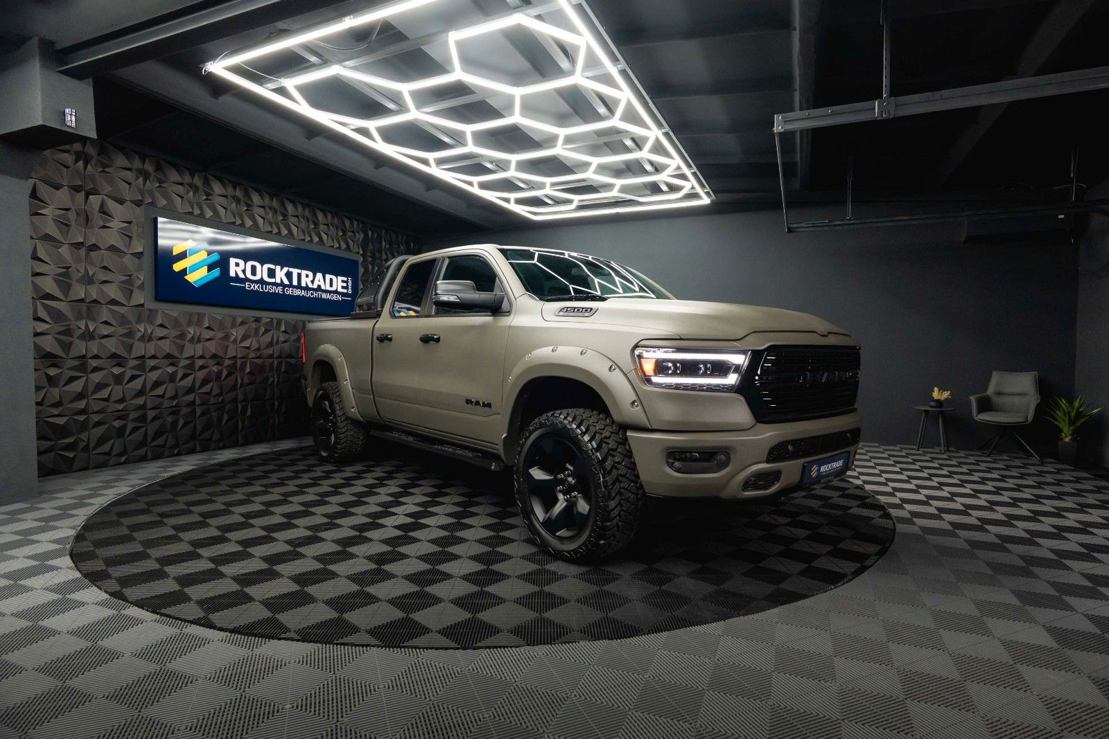 Fahrzeugabbildung Dodge RAM 5.7 V8 HEMI 4x4 OFFROAD LONGBED RAPTOR Style