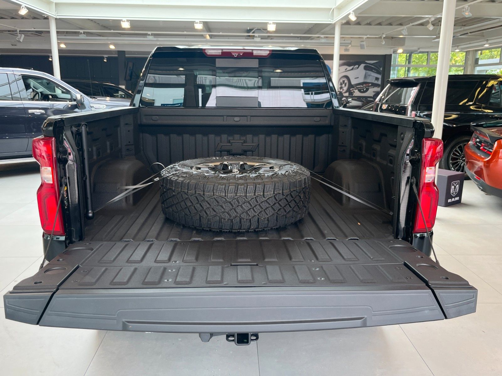 Fahrzeugabbildung Chevrolet Silverado ZR2 V8 6.2*Head-Up*360°*Offroad*AHK