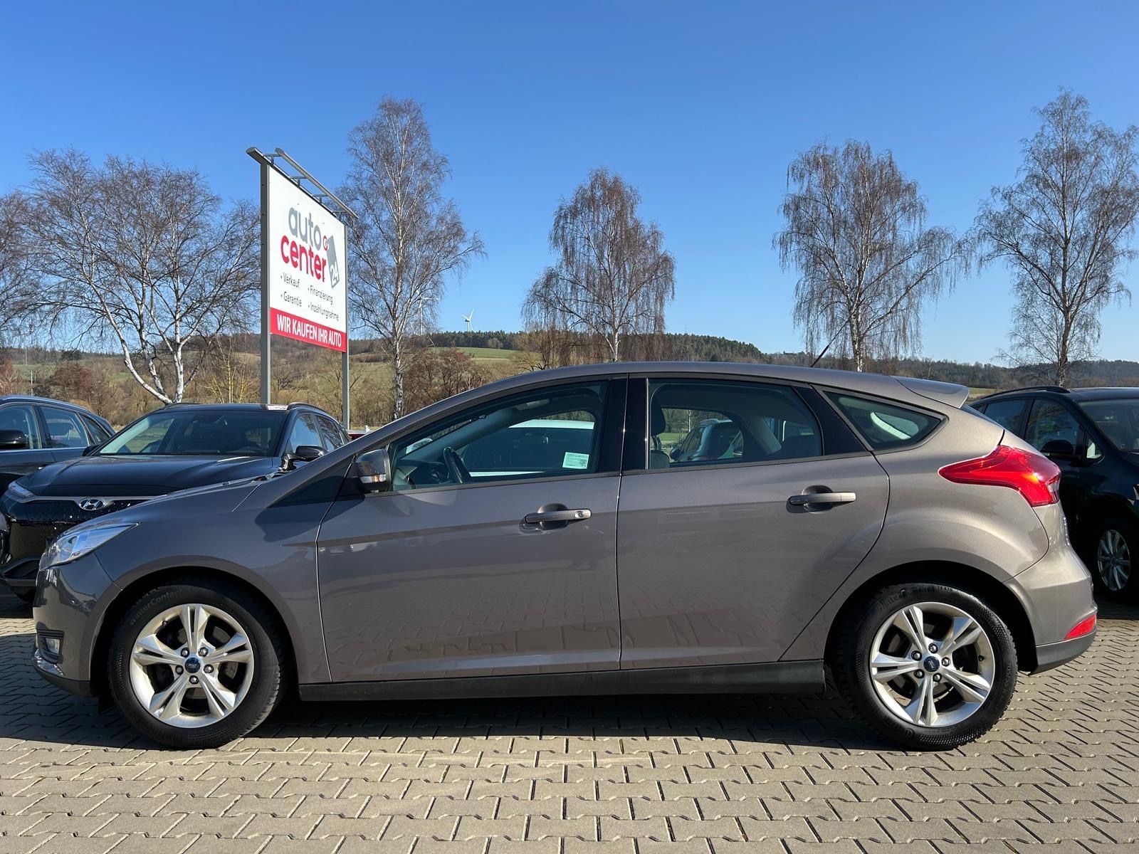 Fahrzeugabbildung Ford Focus Lim.°Navi°PDC°Alu°Tüv Neu°