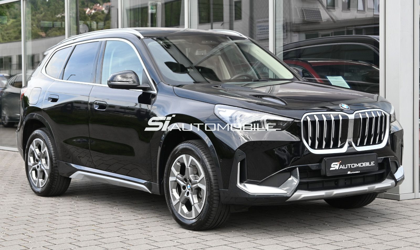 Fahrzeugabbildung BMW X1 xDr.23d xLine °ACC°AHK°HUD°H/K°MEMO°PANO°360°