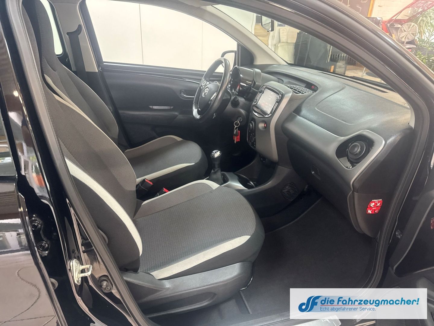 Fahrzeugabbildung Toyota Aygo X-Play Team D 1.0 EU6d Apple CarPlay Androi