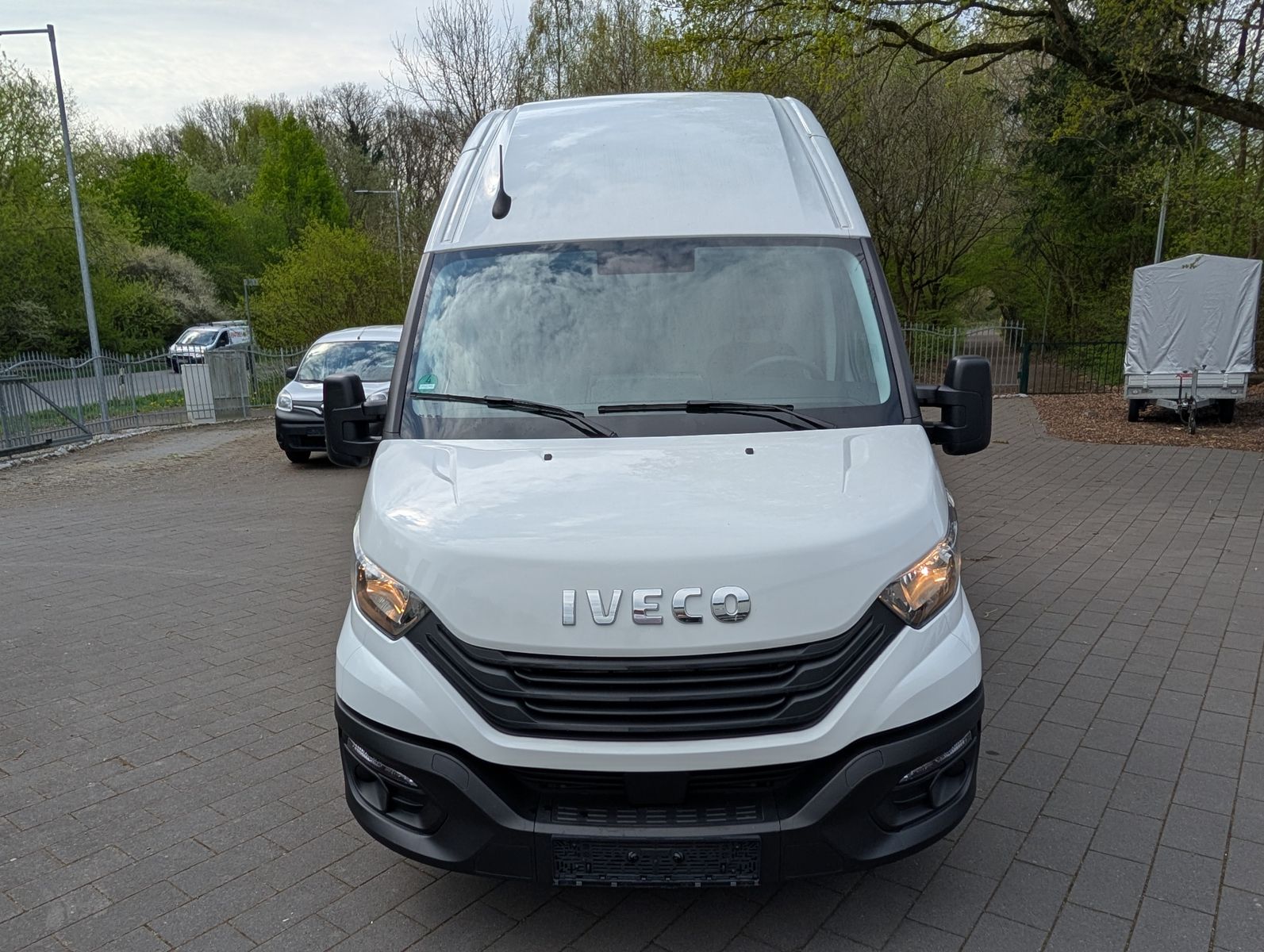 Fahrzeugabbildung Iveco 35S18V 4100L Daily 3.0L HI-Matic Holzboden Kamer