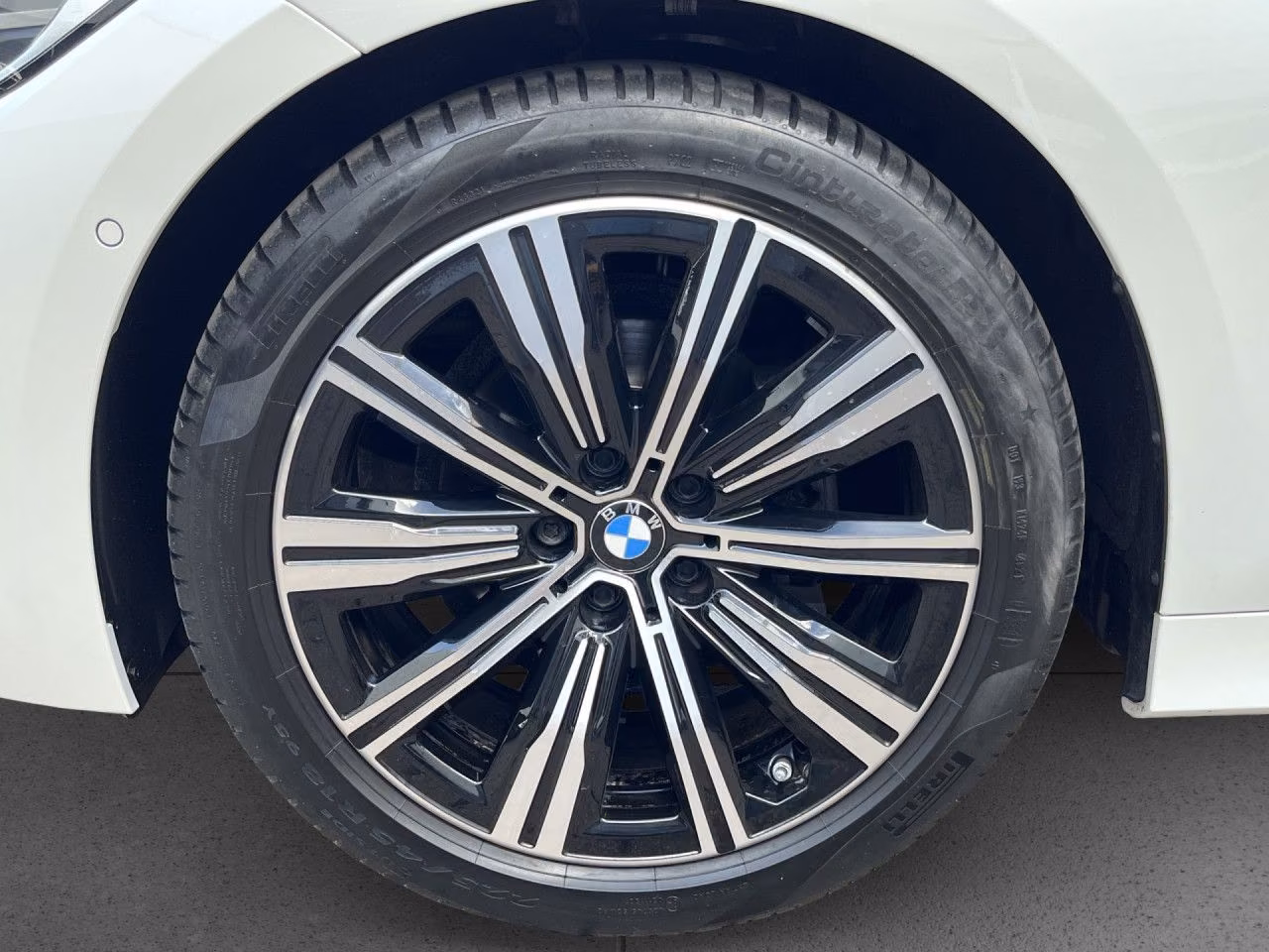 BMW 318i Tour Sport Line HIFI DAB RFK LED St+Go 18"