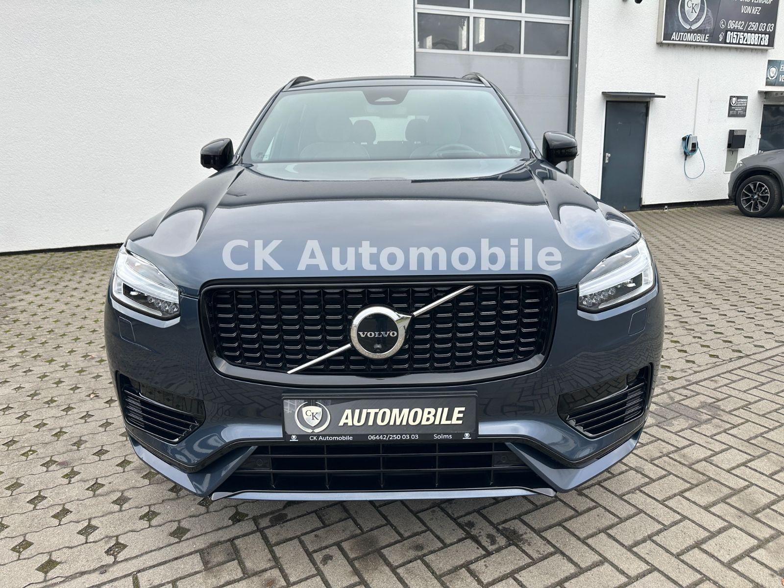 Fahrzeugabbildung Volvo XC90 T8 Ultimate Dark AWD/7 Sitze/Head-Up/LED
