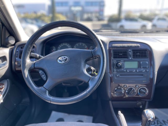 Toyota Avensis  1.8 Linea Sol