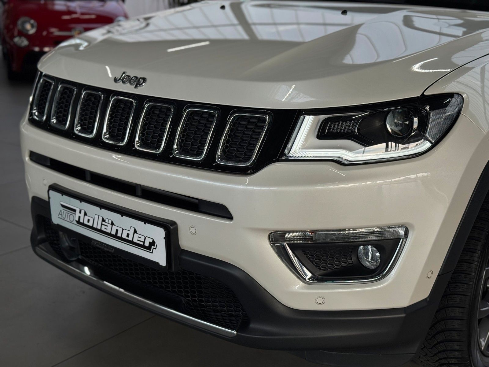 Fahrzeugabbildung Jeep Compass 1.4T Limited 4WD "Pano AHK Winterpaket"