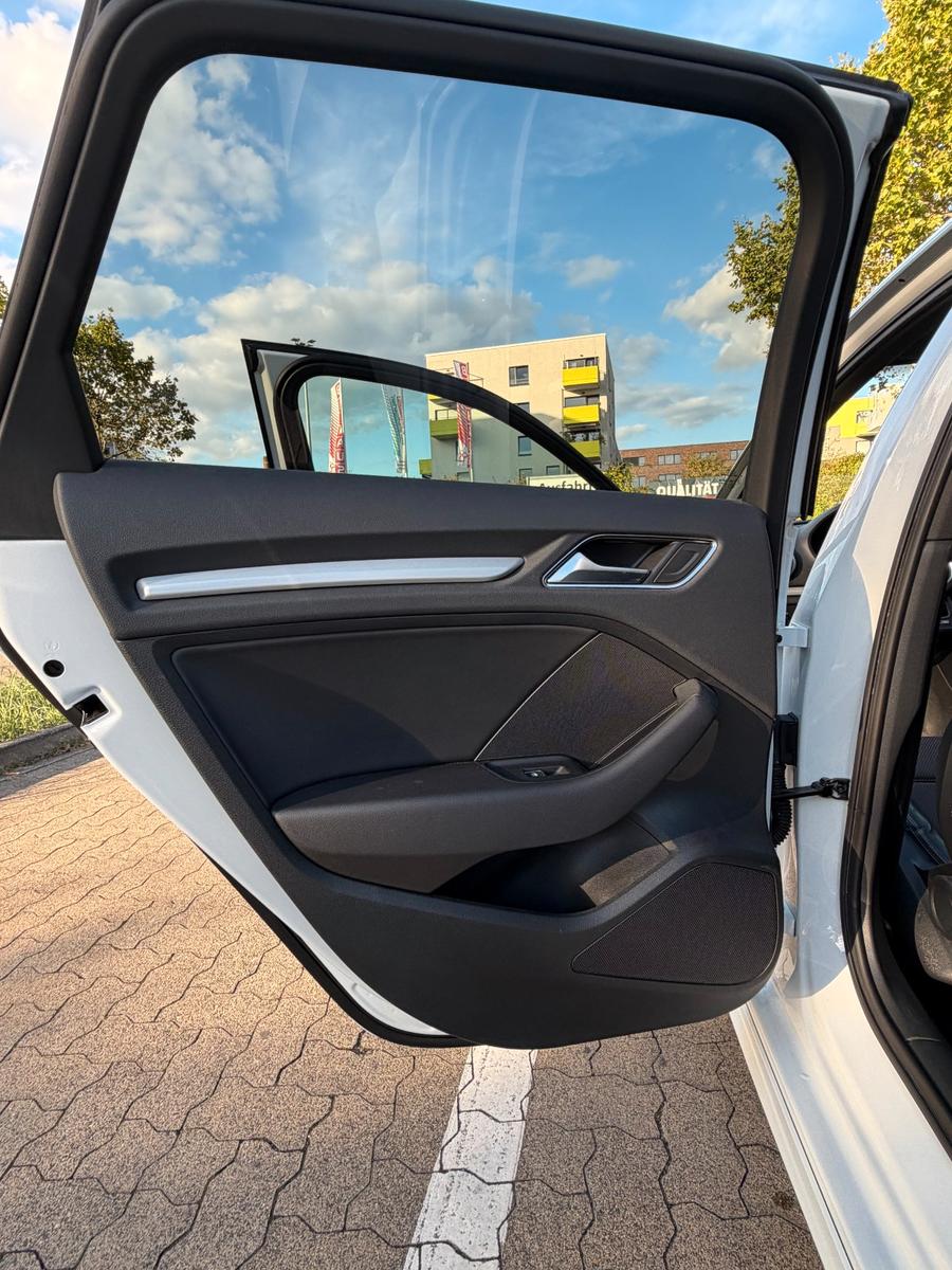 Audi A3 Sportback 1.5 TFSI S line / Virtual Cockpit