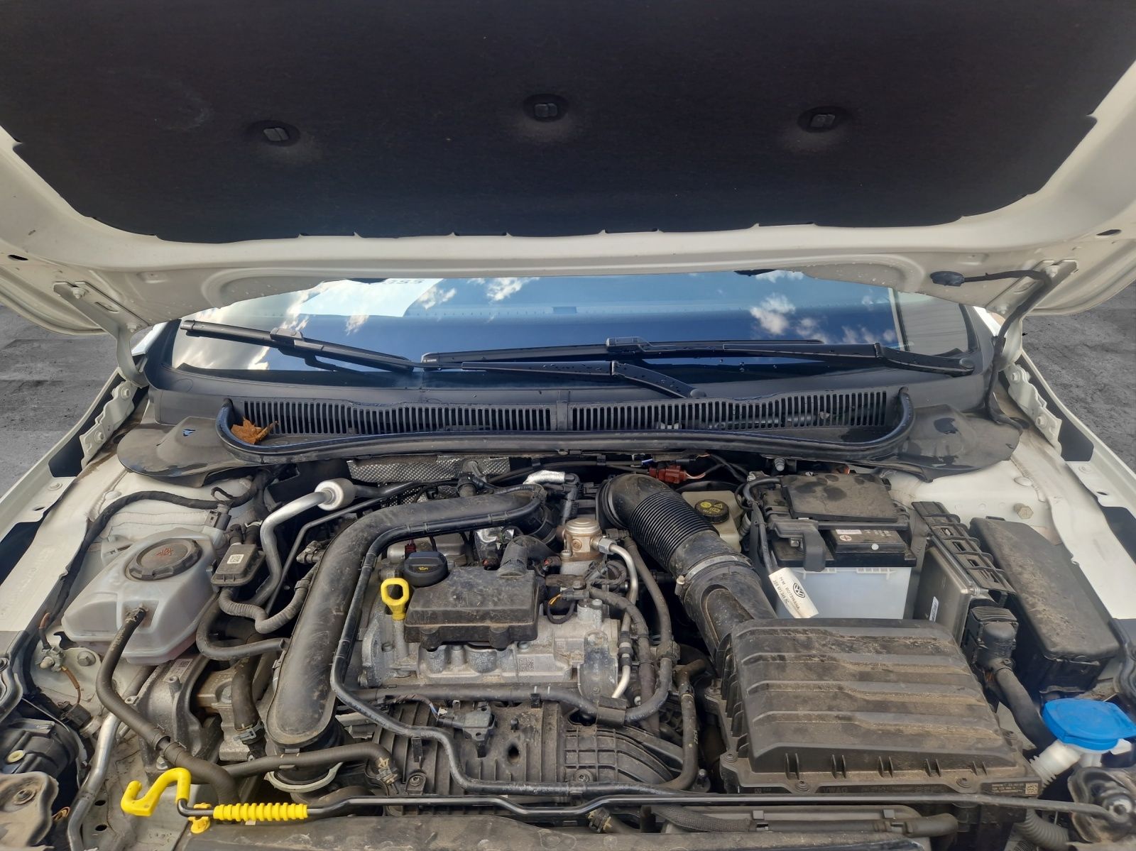 Fahrzeugabbildung Volkswagen Polo TSI Highline DSG LED ACC SHZ DAB+ Navi WeCo
