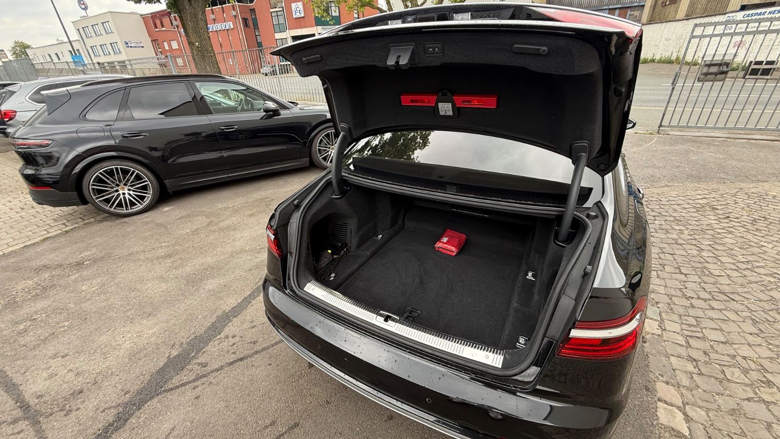 Fahrzeugabbildung Audi A8 50 TDI quattro S-Line
