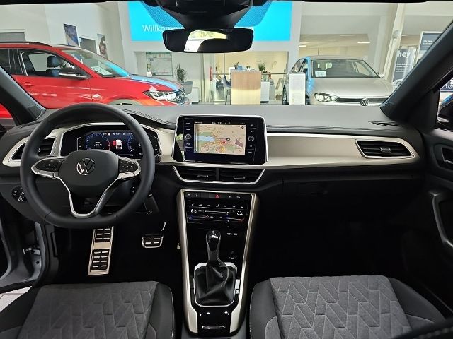 Fahrzeugabbildung Volkswagen T-Roc 1.5 l TSI DSG MOVE LED AHK NAVI MFL