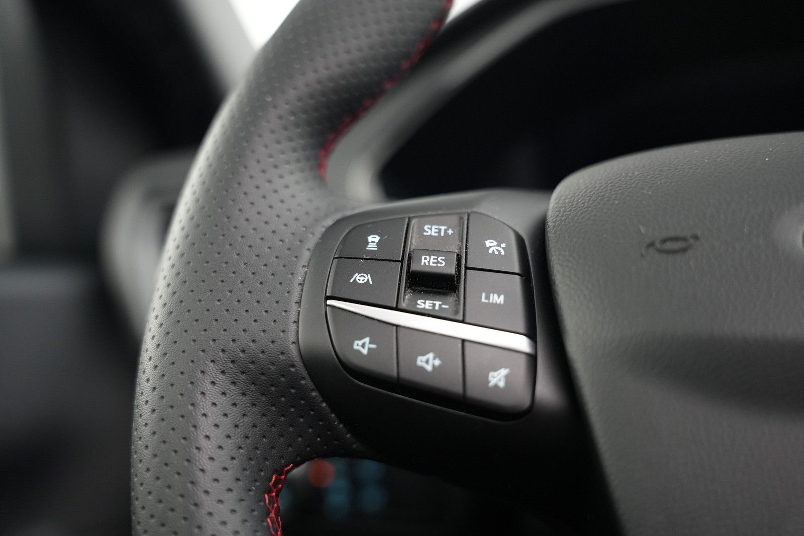 Fahrzeugabbildung Ford Kuga *ST-Line X*Panorama*HUD*Kamera*PlugInHybrid