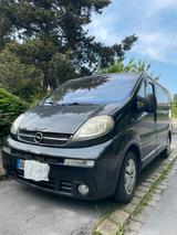 Opel Vivaro - gebrauchte Opel Vivaro aus dem Jahr 2003