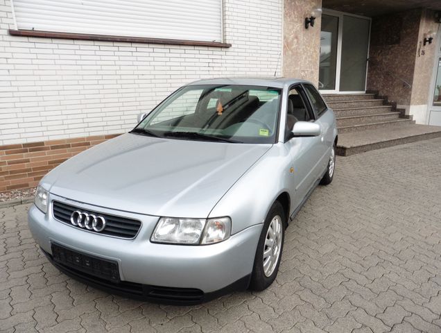 Audi A3 1.6 Autom/SD