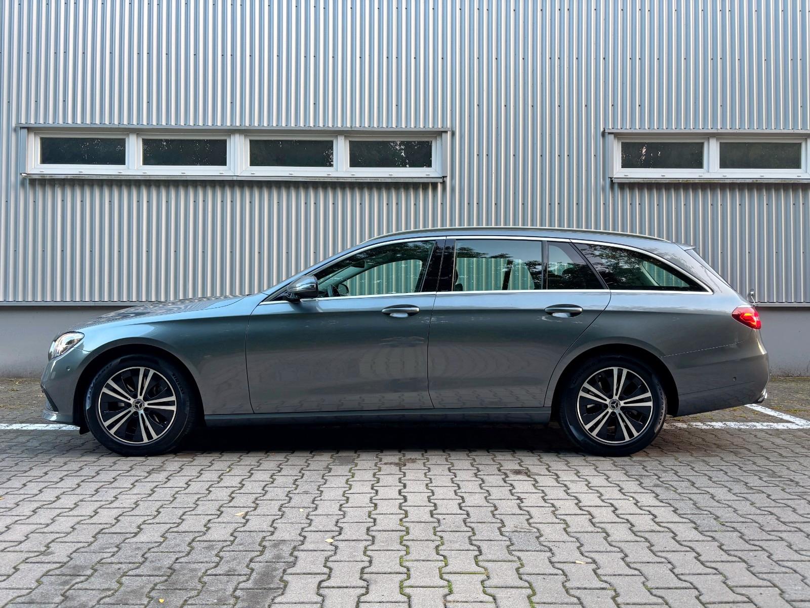Mercedes-Benz E 220 d 4MATIC T Aut.  AHK MBUX P.ASS LED 360°
