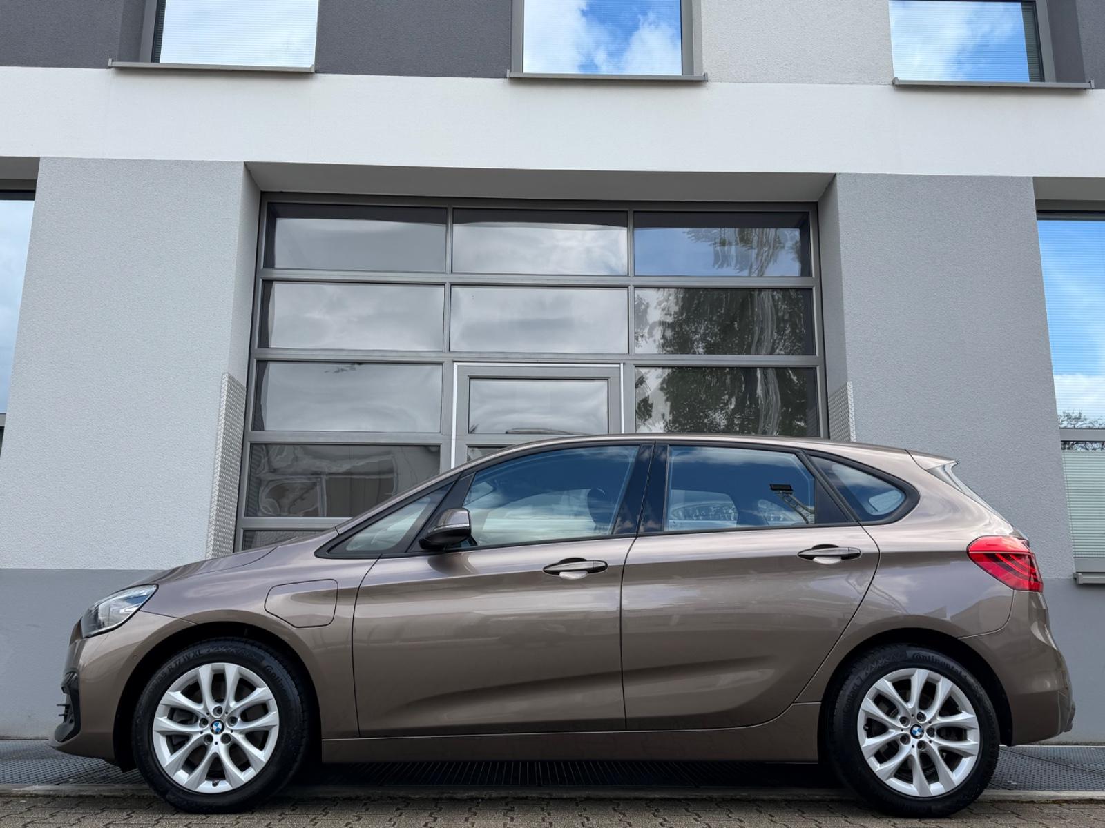 BMW 225XE ACC*HEAD UP*KAMERA*LED*HiFI*NAVI PROF*DA+