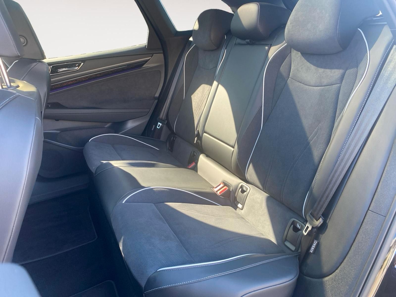 Fahrzeugabbildung Volkswagen ID.7 Tourer Pro S AHZV Harman/Kardon