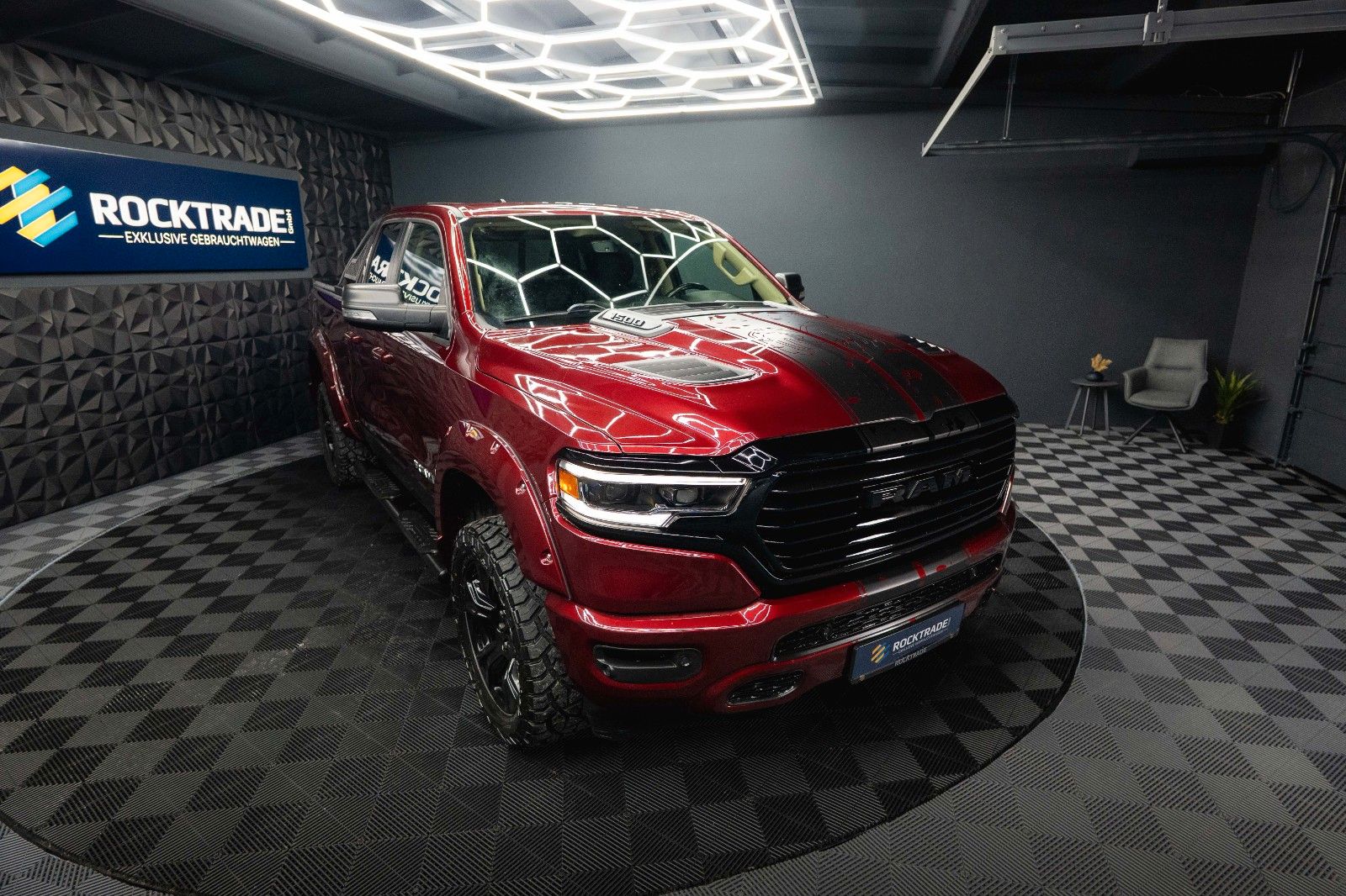 Fahrzeugabbildung Dodge RAM 5.7 V8 HEMI 4x4 OFFROAD Night Limited LONG