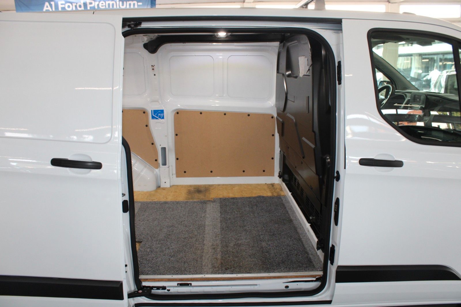 Fahrzeugabbildung Ford Transit Custom L1 Kasten KLIMA PDC FSH 1.Hand