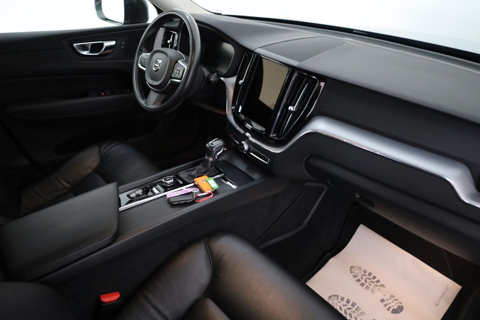 Fahrzeugabbildung Volvo XC60 D4 MomentumPro,Leder,Navi,LED,Kamera,SH,PDC