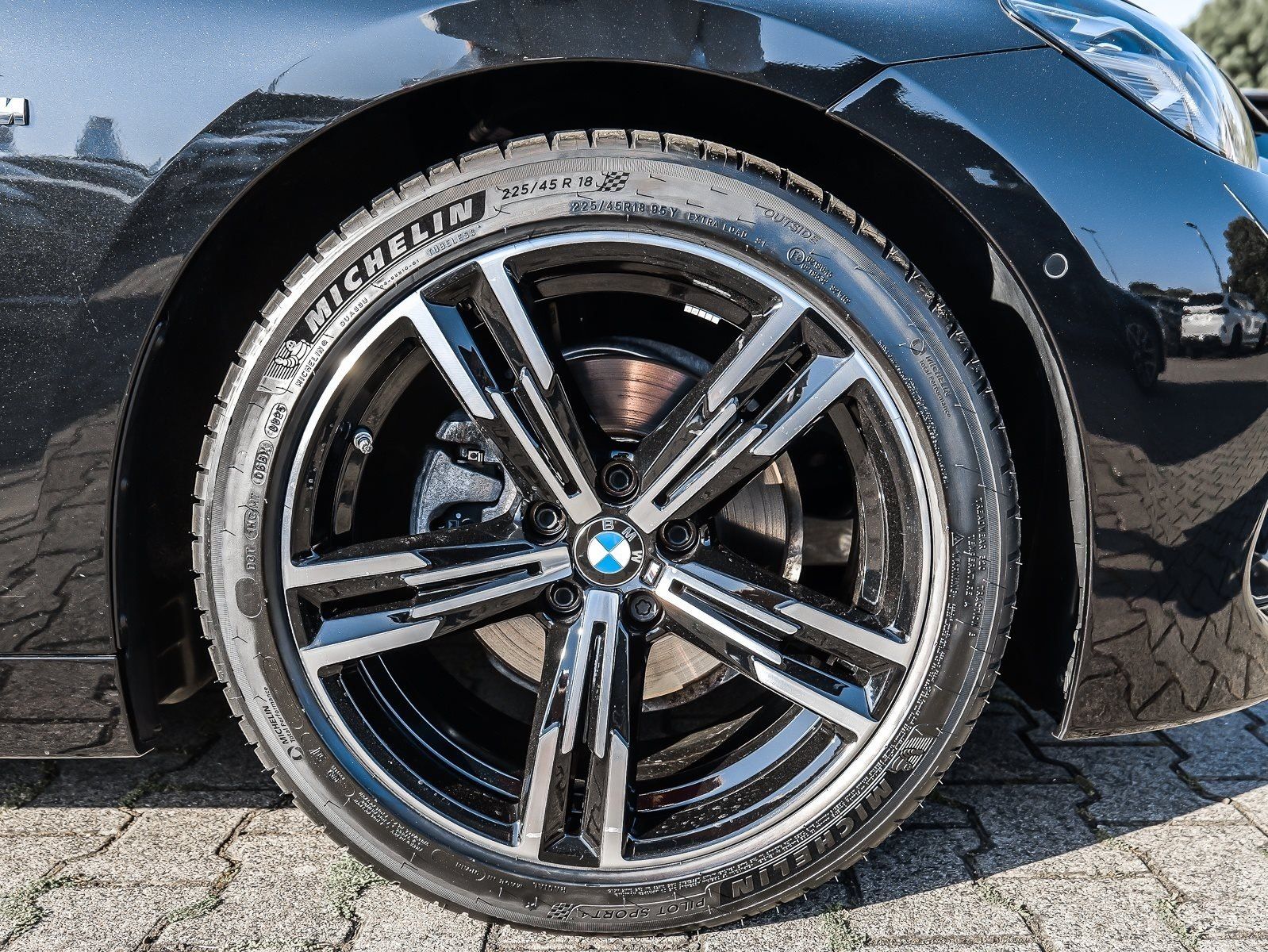 BMW 220 - Bild 4