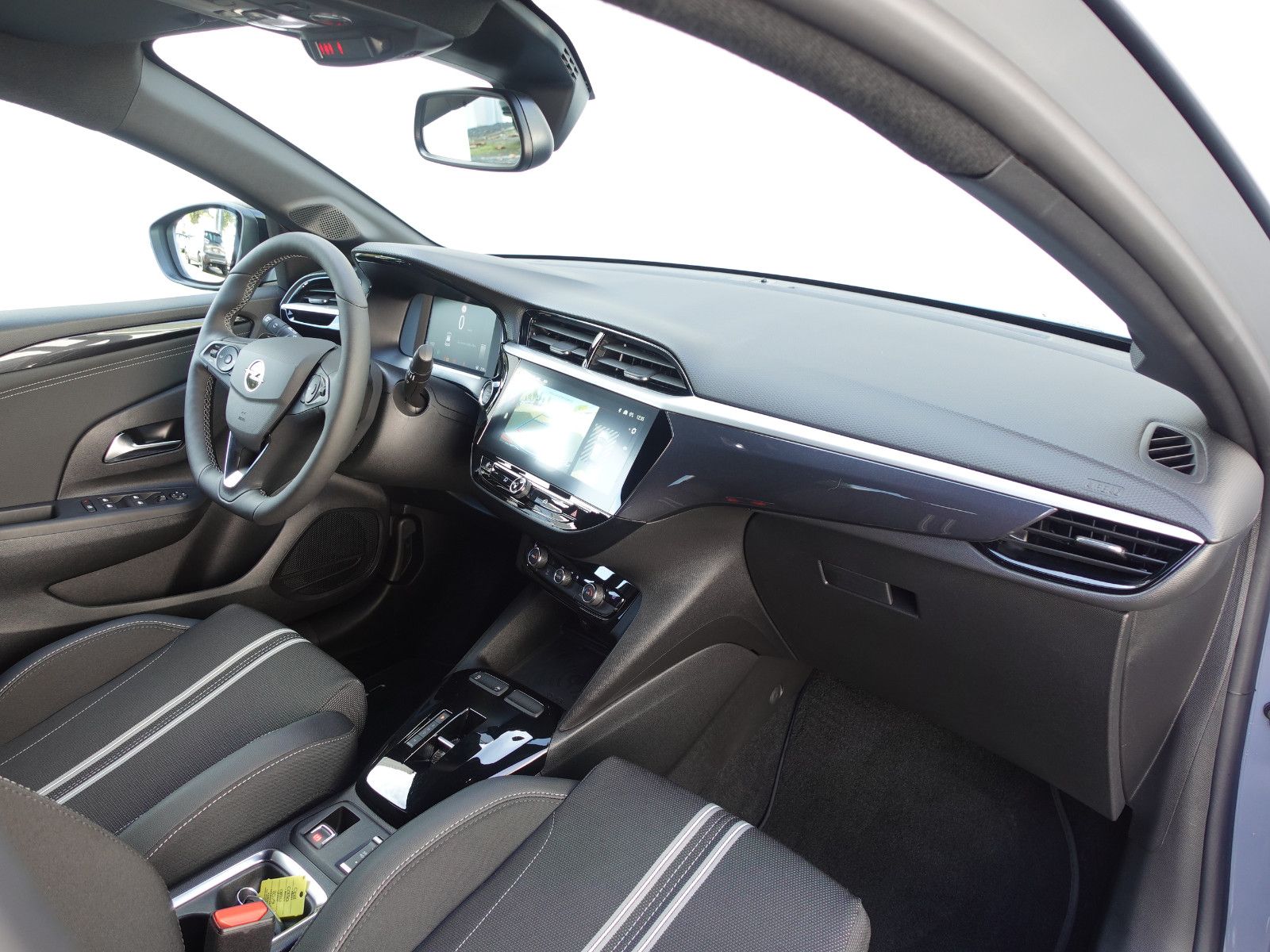 Fahrzeugabbildung Opel Corsa GS 1.2T AUTOMATIK,Navi,Kamera,Sitzhz,Allw.