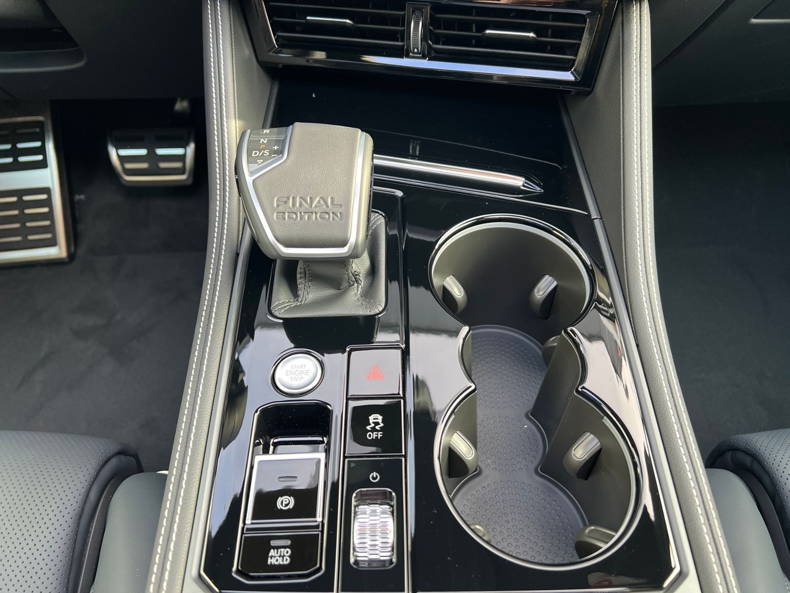 Fahrzeugabbildung Volkswagen Touareg R-Line FINAL EDITION 3.0 TDI 4MOTION