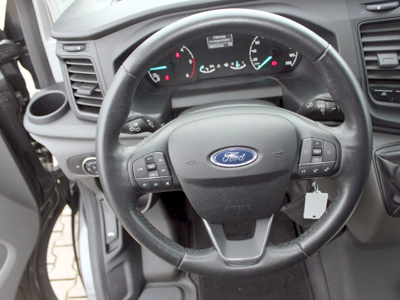 Fahrzeugabbildung Ford Transit Custom 320 L1 2,0 TDCi