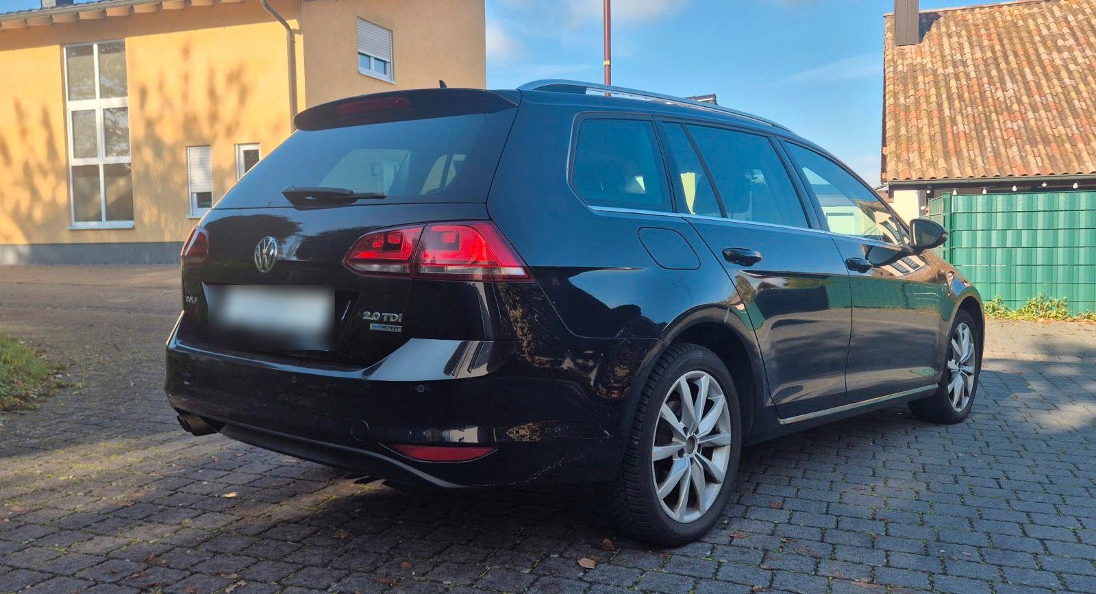 Volkswagen Golf 2013 — салон