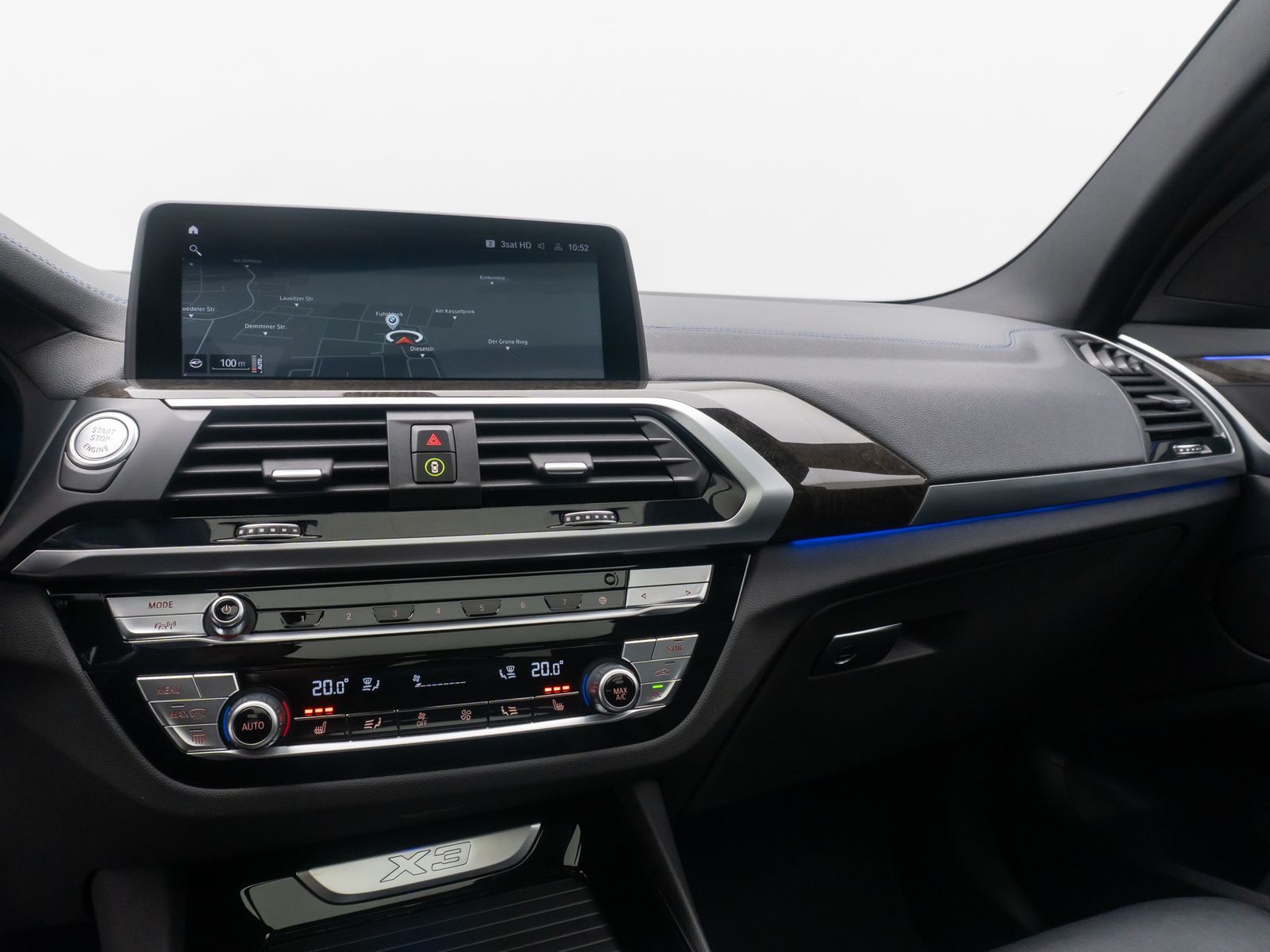 Fahrzeugabbildung BMW X3 xD30d M Sport DAB HUD Panorama AHK TV 20Zoll