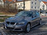 BMW E90 320d 2011 Automatik - BMW 320: 320d E90