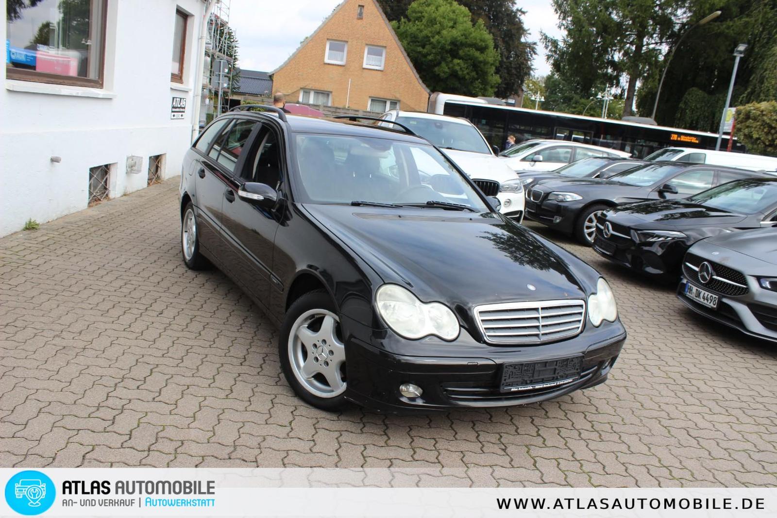 Mercedes-Benz C220 2004 — photo 24