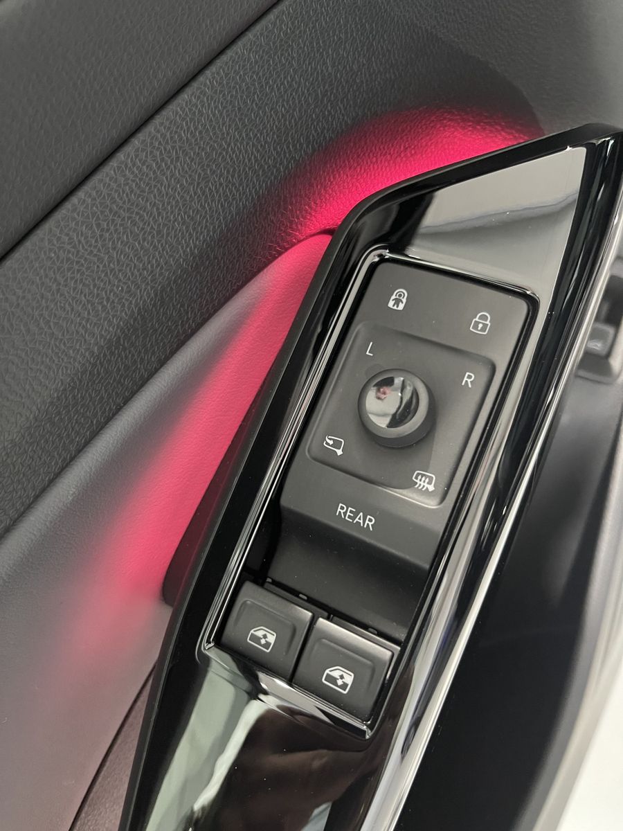 Fahrzeugabbildung Volkswagen ID.4 Pro Performance*LED-Matrix*Pano*Cam*HeadUp*