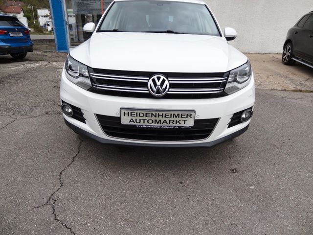 Fahrzeugabbildung Volkswagen Tiguan Sport Style 4Motion/Xenon/SitzH/PDC/Leder