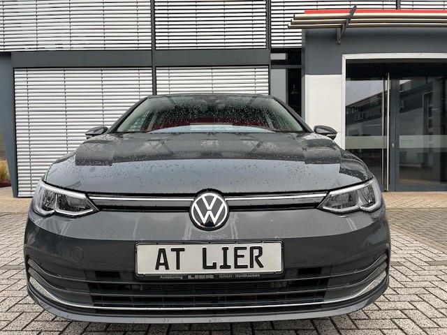 Volkswagen Golf VIII Lim. 1.5 eTSI DSG Active