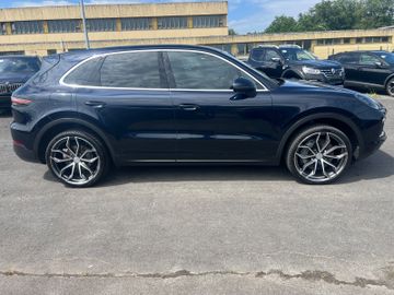 Porsche Cayenne - 4