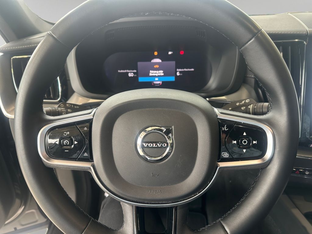 VOLVO XC60 T8 AWD Recharge Polestar Engineered VOLVO XC60 T8 AWD Recharge Polestar Engineered