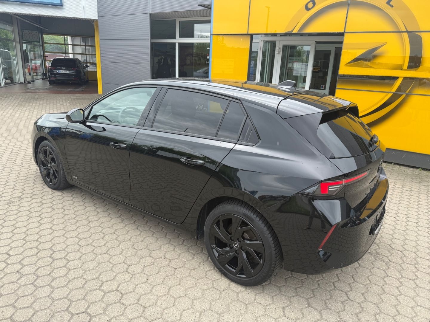 Fahrzeugabbildung Opel Astra L Ultimate Paket SHZ+LHZ+HUD+Kamera+Pano