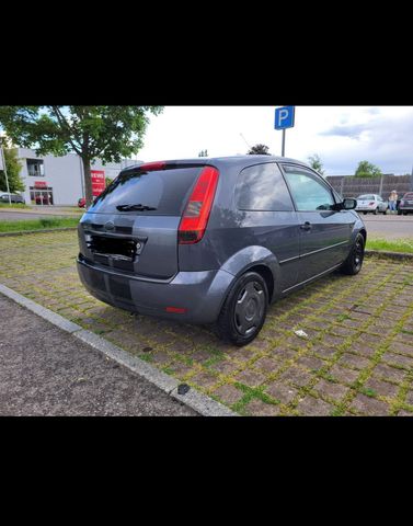 Ford Fiesta 1.3 51 kW