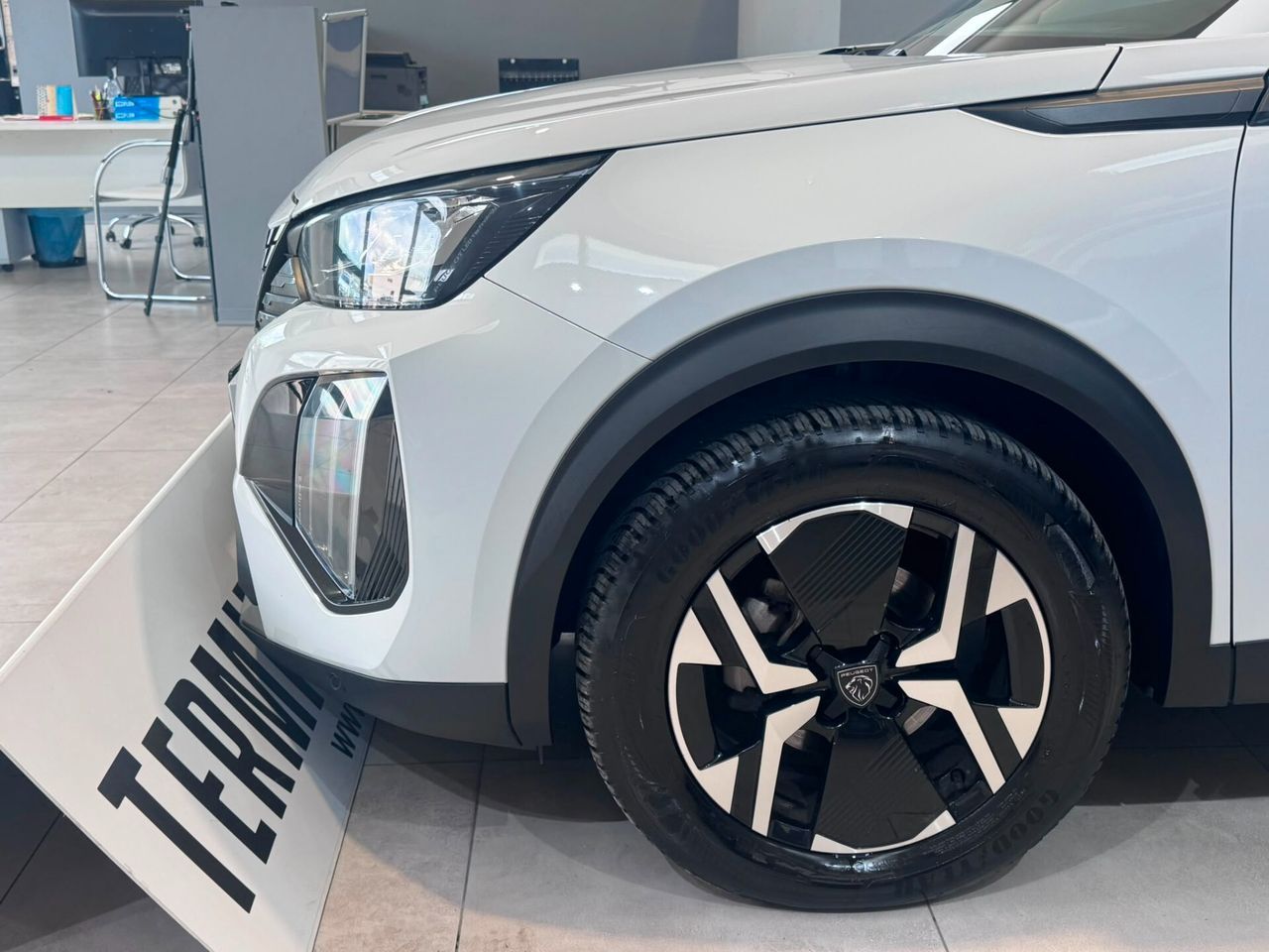 Peugeot 2008 PureTech 100 S&S Allure imagem 3