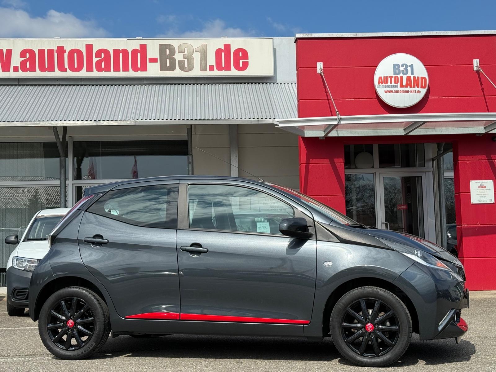 Toyota AYGO X-Play Touch 1.Hand Navi Klima Sitzheizung